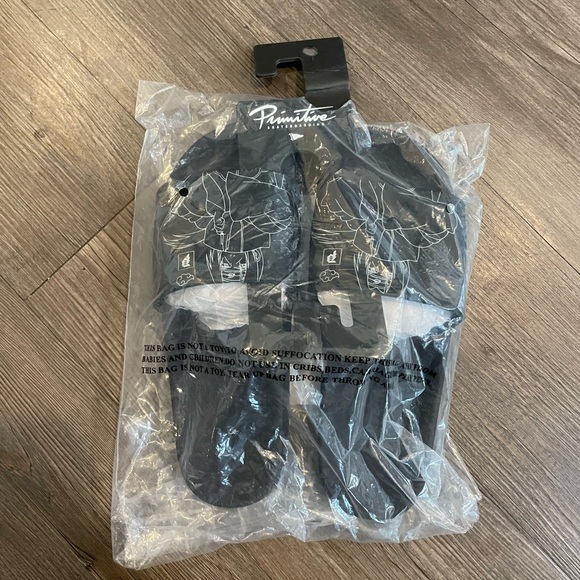 Primitive x Naruto Itachi Black Slide Sandals - Picture 4 of 4